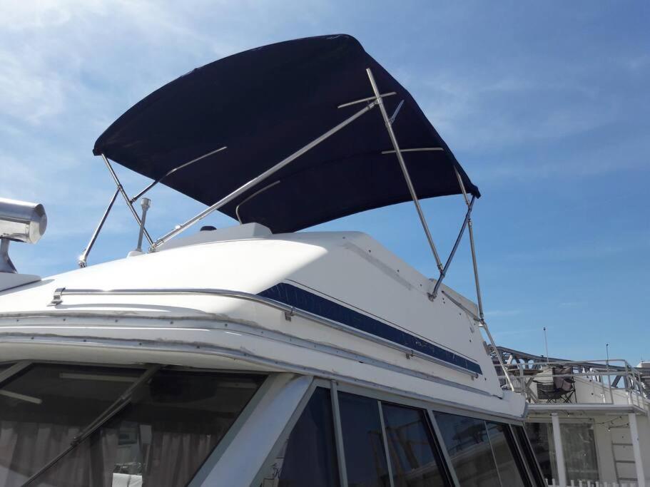 Waterfront 32' Bayliner Yacht Hotel Providence Exterior photo