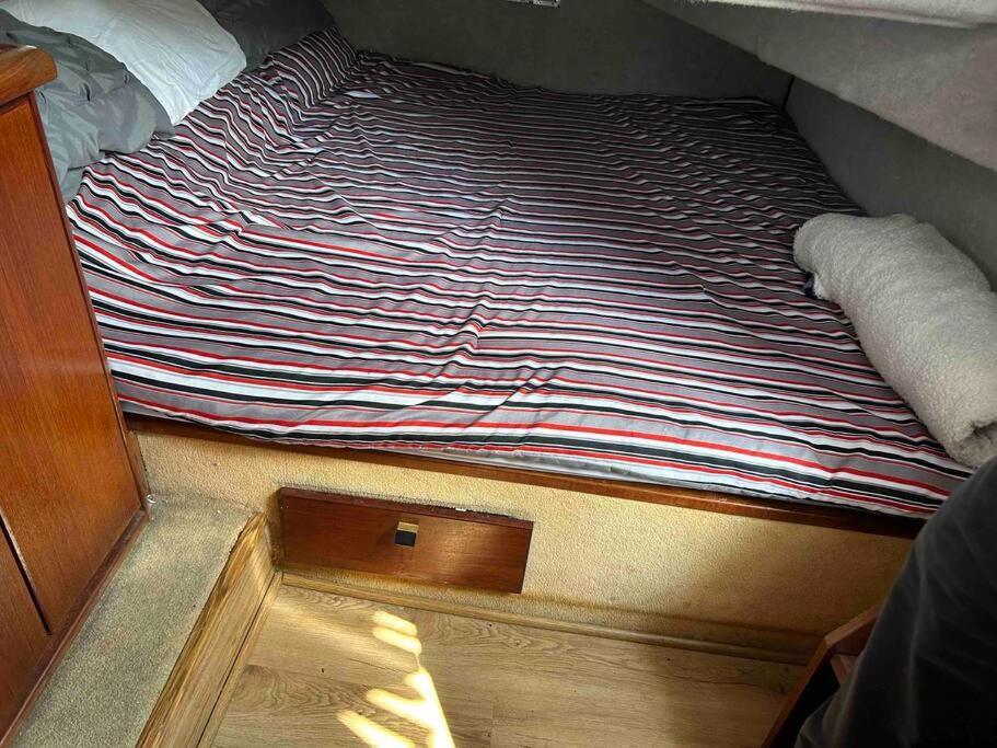 Waterfront 32' Bayliner Yacht Hotel Providence Exterior photo